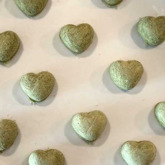 Green Heart Bites - Chicken Cat Grass Pet Treats for Cats | Healthy Cat Snacks | Cute Pet Gifts | Valentine Gift